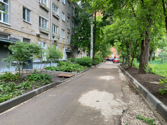 На Московском проспекте, 29 проводят комплексное благоустройство дворовой территории