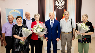 В День семьи, любви и верности в округе Пушкинский чествовали тех, кто пронёс чувства сквозь десятилетия