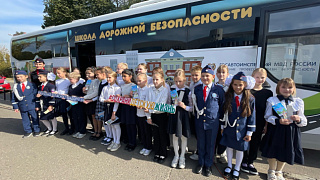 Пристегнулся - спас жизнь. Автобус-тренажер «Школа дорожной безопасности» приехал в Пушкино