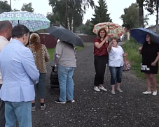 Качество воды и ремонт дорог: в деревне Нагорное прошла встреча с жителями
