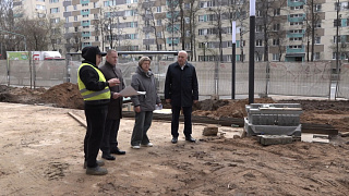 Скоро будут фонтаны. Депутаты посмотрели, как идёт благоустройство бульвара в Дзержинце