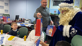 Новогодний мастер-класс провели для детей участников СВО