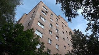 Обследовали Дзержинец, 13.  Депутат и уполномоченный главы отреагировали на жалобу жителей