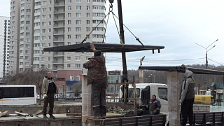 В Пушкино меняют остановочные павильоны. Работы проводят в рамках комплексного благоустройства территории