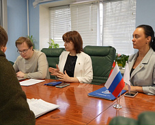 Участникам СВО  помогают. Несколько раз в месяц принимает юрисконсульт в помещении фонда «Защитники Отечества»