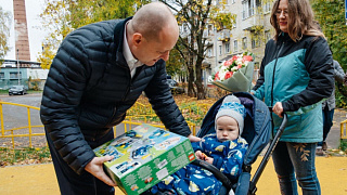 Максим Красноцветов встретился с супругой мобилизованного из Лесных Полян