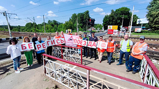 На станции Софрино прошла акция по безопасности на железнодорожном переезде