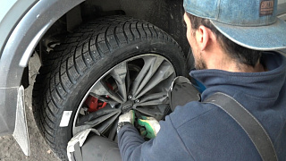 Пора переобуться. Автолюбители округа штурмуют шиномонтаж