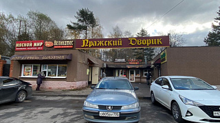 Торговые объекты на привокзальной площади в посёлке Зеленоградский будут приводить в порядок