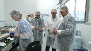Господдержка для бизнеса. Депутат Мособлдумы Михаил Ждан посетил «Пластик Он Лайн» 