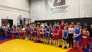 Открытый ринг по боксу организовали в СК "Правда"