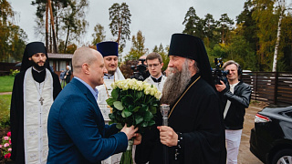 Епископ Сергиево-Посадский и Дмитровский Кирилл освятил новый храм в деревне Костино