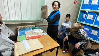 Пушкинские архивисты провели экскурсию для обучающихся 9-х классов Пушкинской СОШ № 5