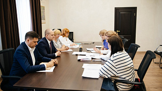 Главе округа Максиму Красноцветову рассказали о поступлениях в бюджет