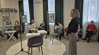 Пора расцветать! В ДК «Импульс» состоялся деловой завтрак и открылась выставка картин