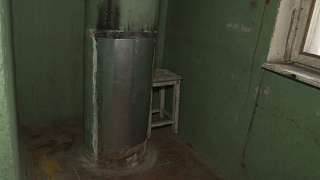 Заварили мусоропровод