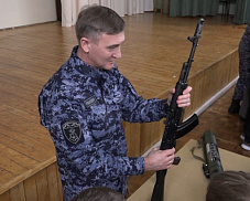 Урок мужества  с Росгвардией прошёл в Красноармейске