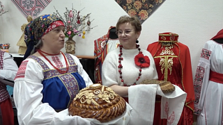 С хлебом и солью. Областной Совет ветеранов приехал в наш округ