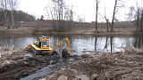 Депутаты осмотрели ход работ на реке Уче в Ивантеевке