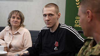 Максим Красноцветов вручил орден Мужества ветерану СВО Дмитрию Медведеву