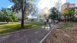 Максим Красноцветов вместе с замами и профильными специалистами осмотрел четыре дворовые территории в Ивантеевке после ремонта