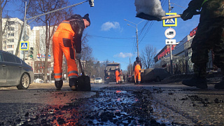 Пушгорхоз проводит ямочный ремонт