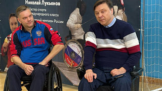 Спортсмен сборной команды России по фехтованию на коляске Николай Лукьянов встретился с пушкинскими школьниками