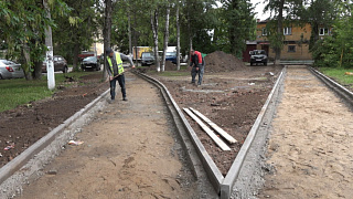 В посёлке Лесной проверили обустройство пешеходной тропы
