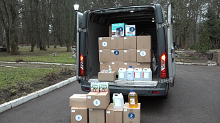 Максим Красноцветов передал тонну гуманитарной помощи участникам СВО