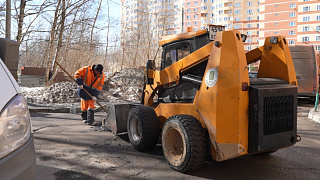 Расслабляться некогда. Пушкинское городское хозяйство начало ямочный ремонт